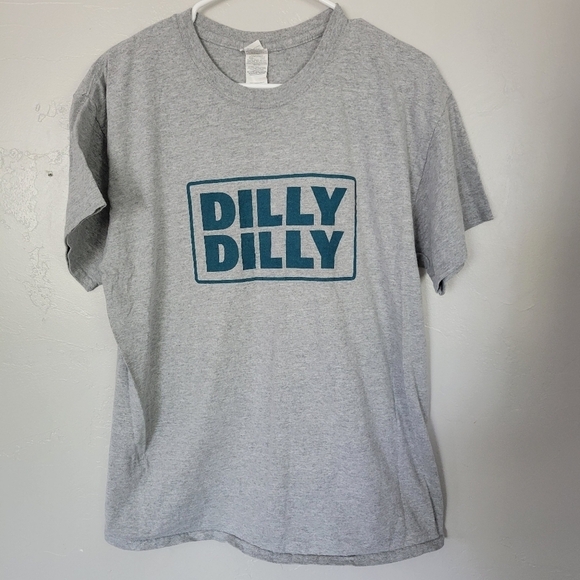 Dilly Dilly Bud Light Grey Short Sleeve T-shirt Unisex Large Gildan - Picture 1 of 5